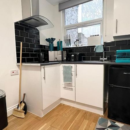 شقة بلمستيد  في Cosy Private Studio In London المظهر الخارجي الصورة