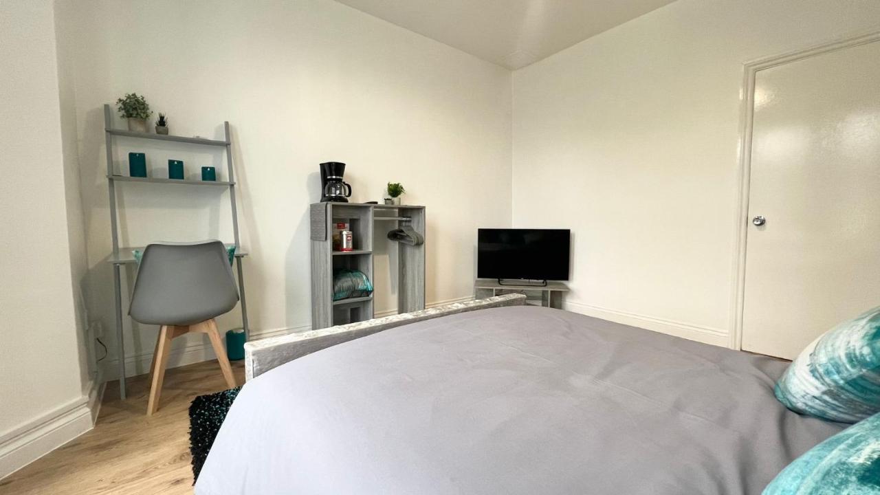 شقة بلمستيد  في Cosy Private Studio In London المظهر الخارجي الصورة